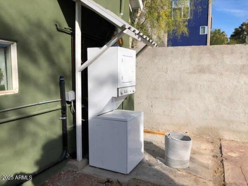 whitton common area laundry