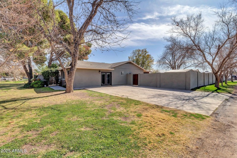 2017 E Willis Rd-7