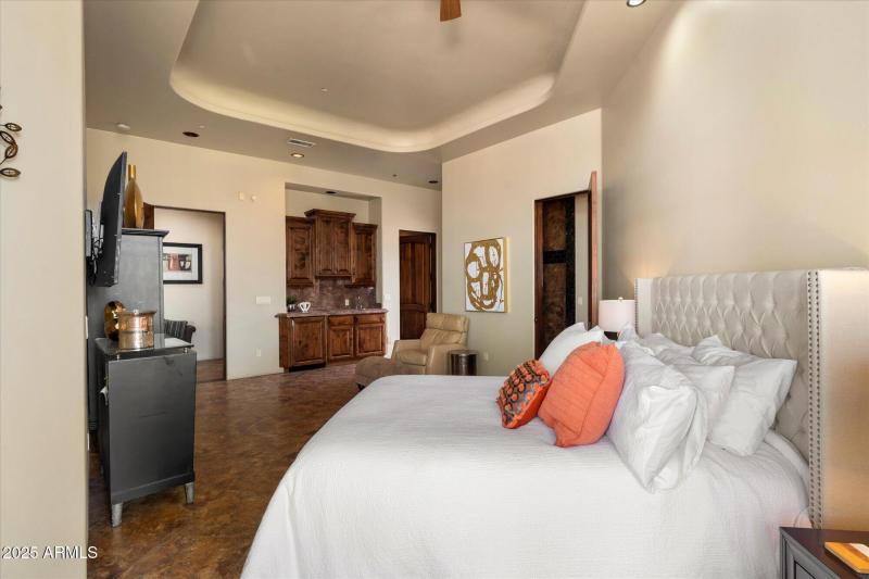 Spacious Guest Retreat