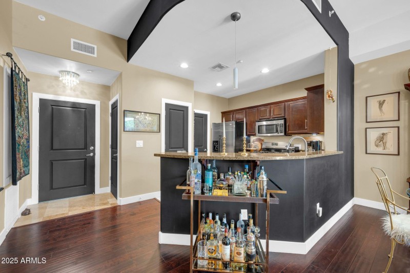 945 E Playa Del Norte Dr 1003-10