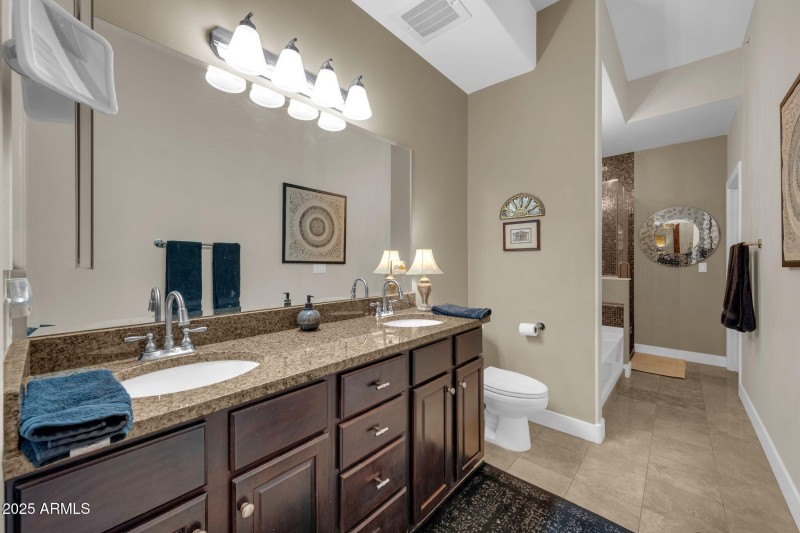 945 E Playa Del Norte Dr 1003-17