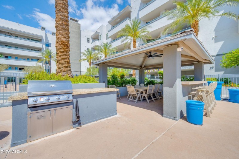 945 E Playa del Norte Dr-Community-7