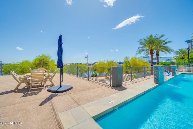 945 E Playa del Norte Dr-Community-9