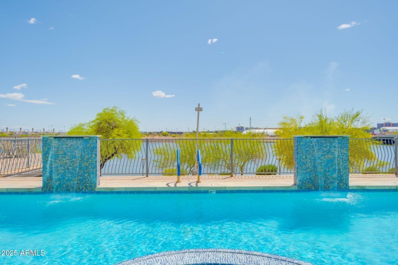 945 E Playa del Norte Dr-Community-13