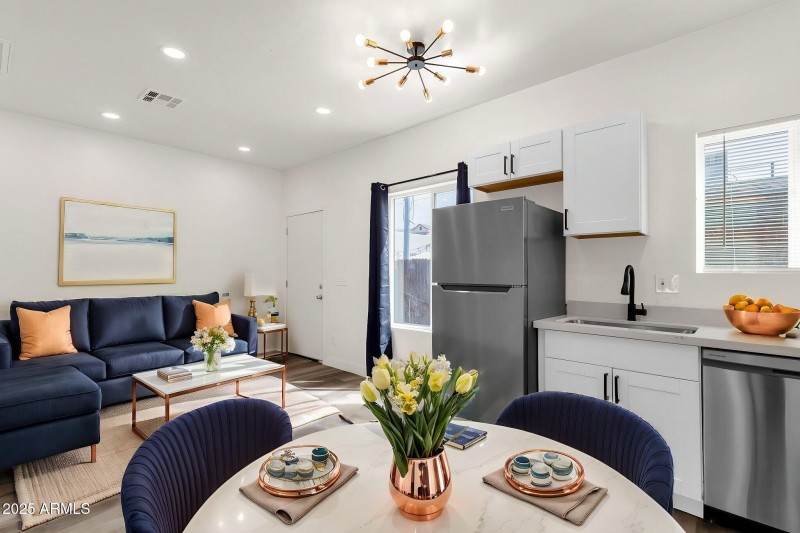 58-web-or-mls-1341-e-willetta-st