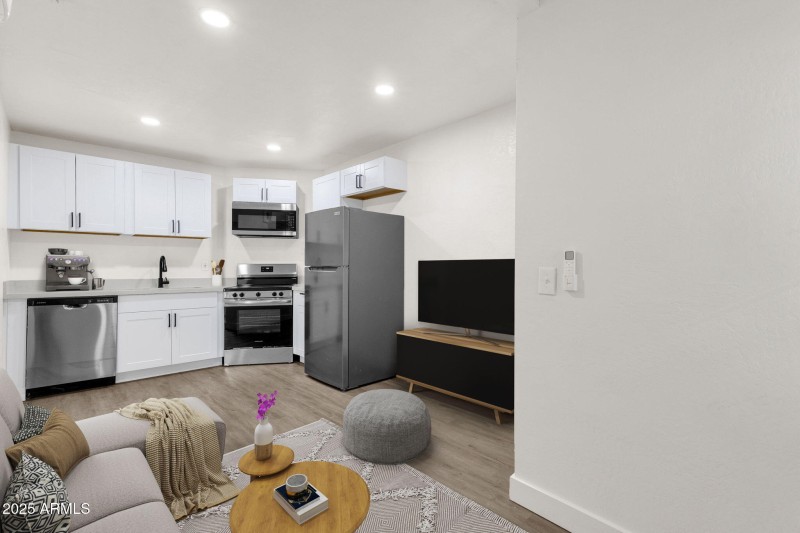 77-web-or-mls-1341-e-willetta-st