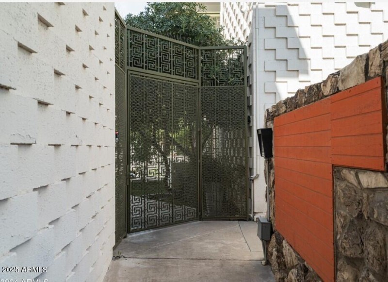 Medlock pix gate