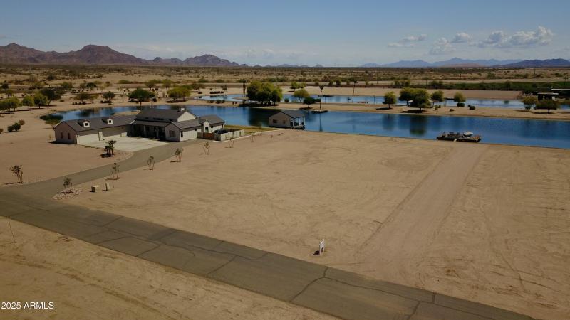 E3E726C60F965344DCAD9E9E1BA7AF5C