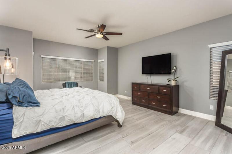 25_Cre8MyMediacom22_mls