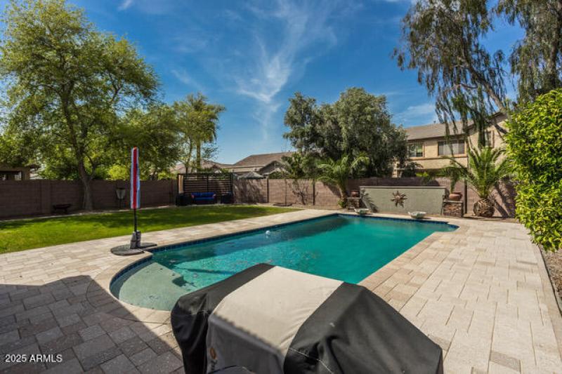 16_Cre8MyMediacom8646_mls