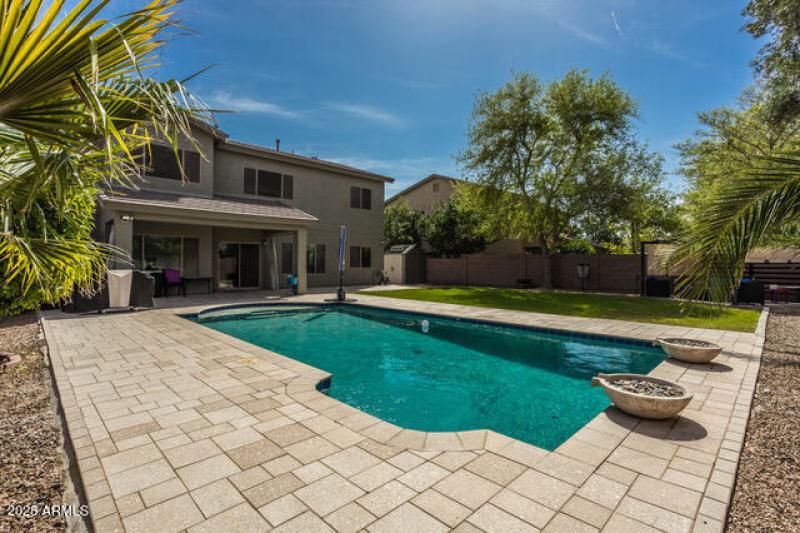 15_Cre8MyMediacom8645_mls