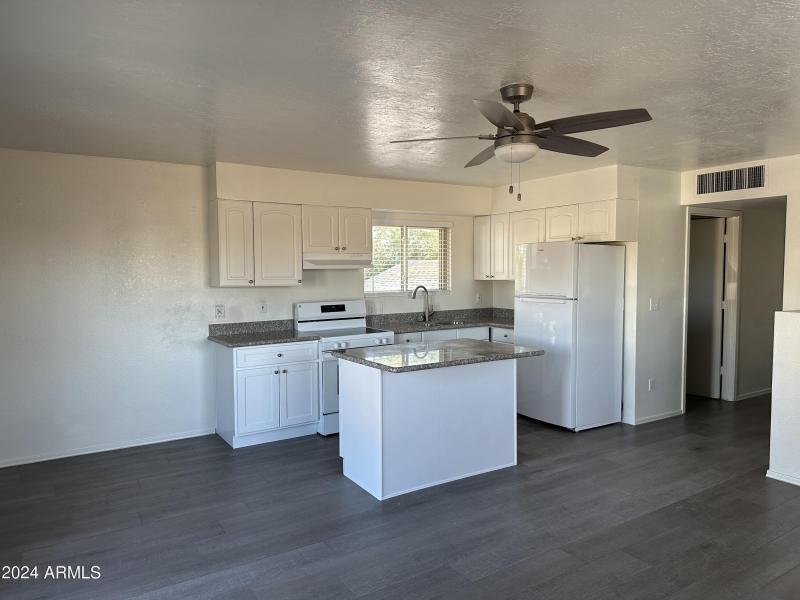 Upstairs dining & kitchen