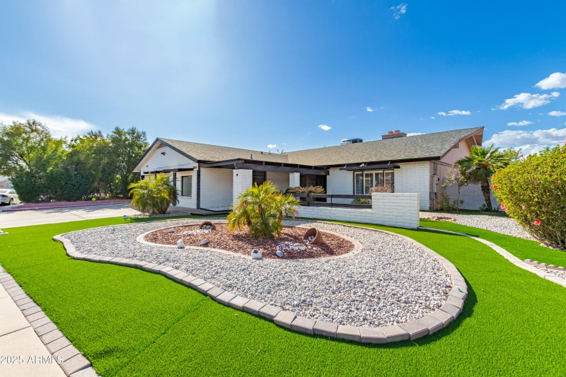 HOUSE FRONT 3