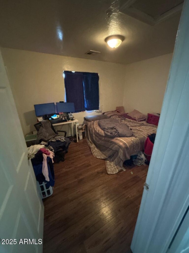 Bedroom_1