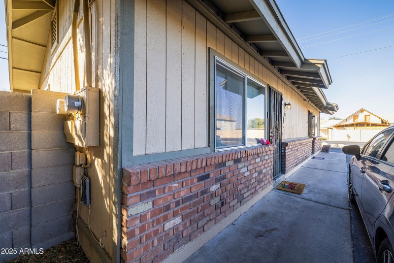 805 North Westwood - Exterior (6)