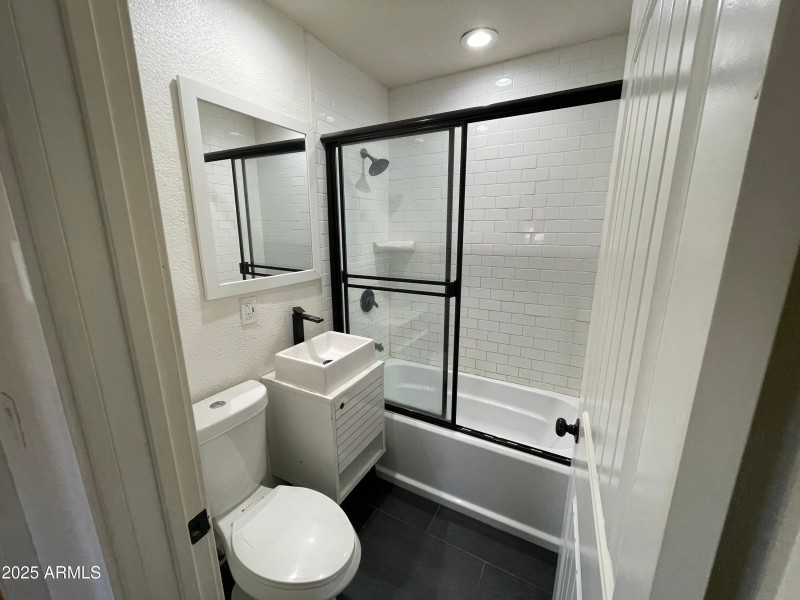 BATHROOM4