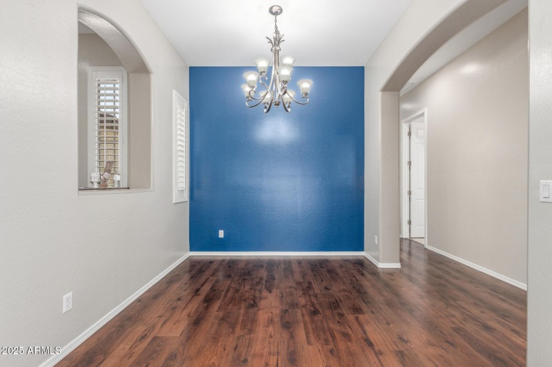 Formal Dining Room Poinsettia