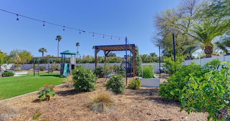 6037 E Charter Oak Rd-57