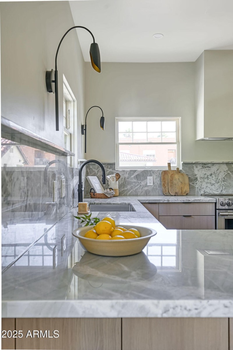 525 Kitchen