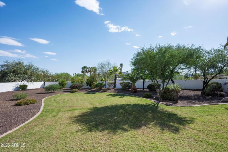 61-5901 E Mountain View Rd-61