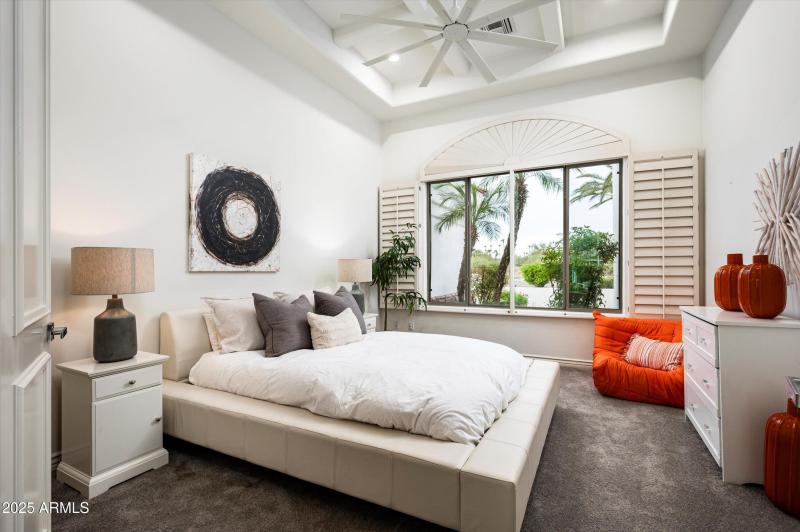 44-5901 E Mountain View Rd-44