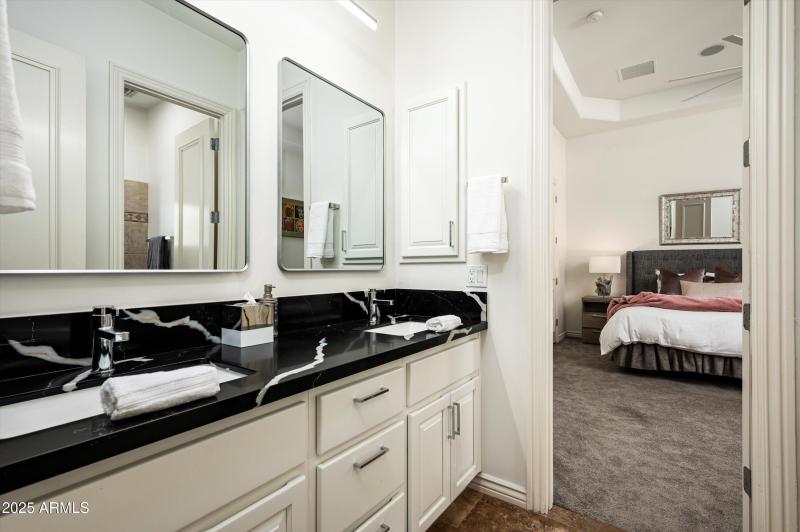 42-5901 E Mountain View Rd-42