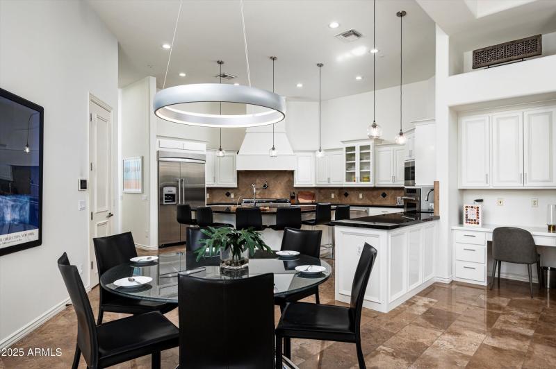 19-5901 E Mountain View Rd-19