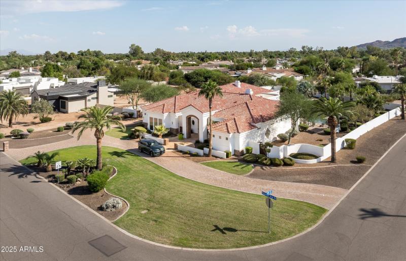 06-5901 E Mountain View Rd-6