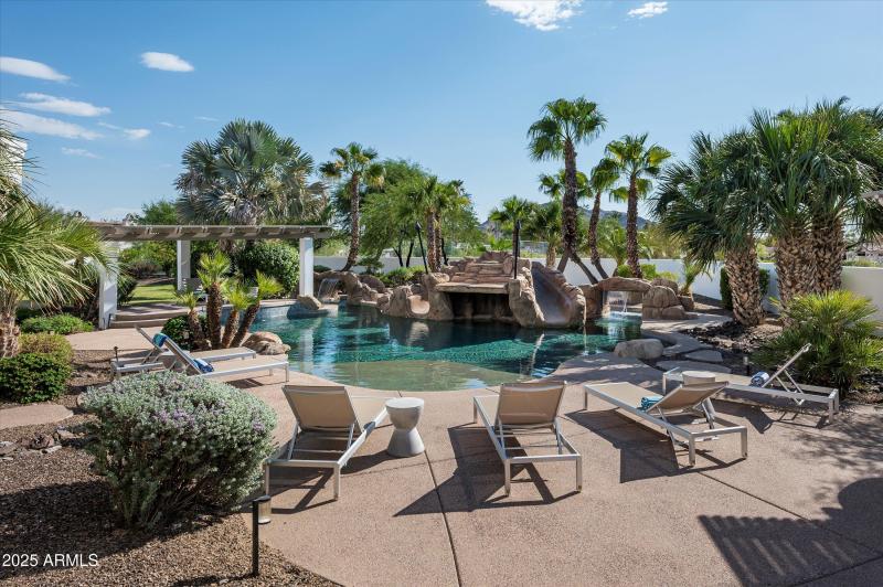 04-5901 E Mountain View Rd-4