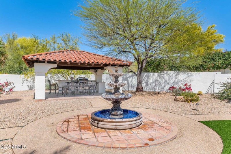 4726 E Sierra Vista Dr-large-015-023-TOD
