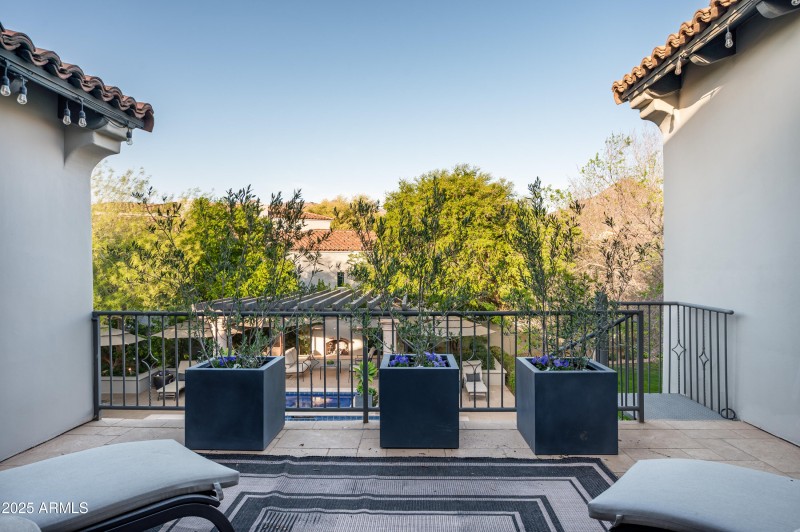 Patio off Upper Level Family