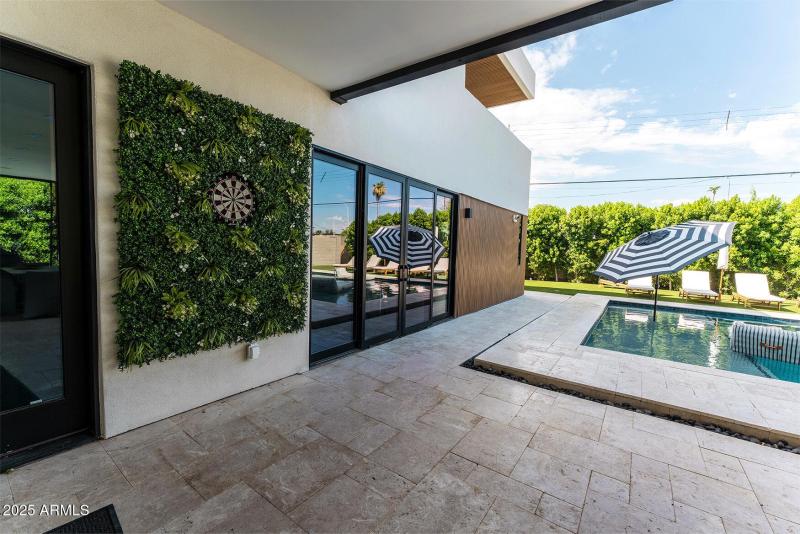 Untitled-1_0001_AKB06667-HDR