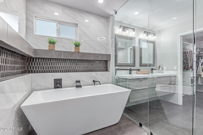 Soaking Tub