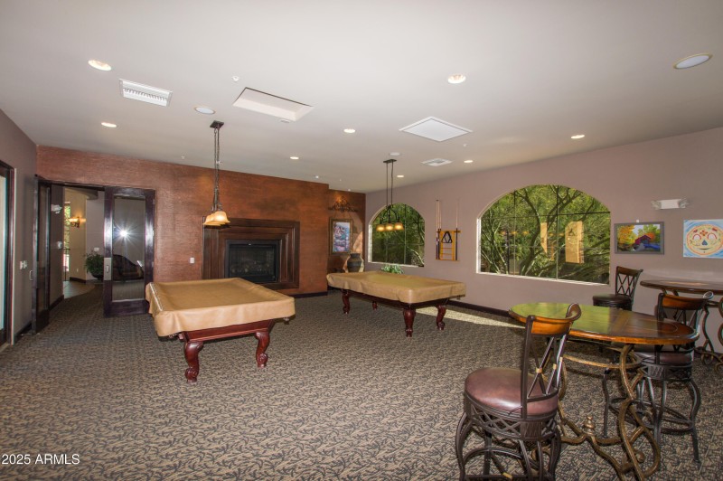33 Billiards room