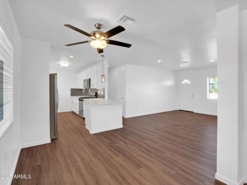 08-4337 E Wilshire Dr-8