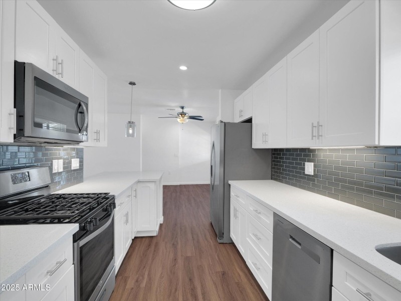 13-4337 E Wilshire Dr-13