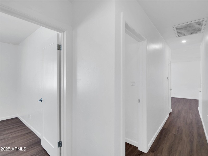 14-4337 E Wilshire Dr-14