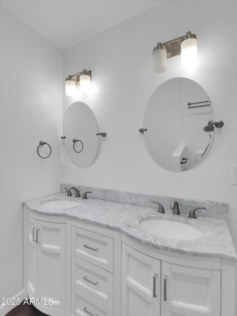 33-4337 E Wilshire Dr-33