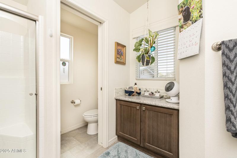 Separate toilet room/Separate Vanity