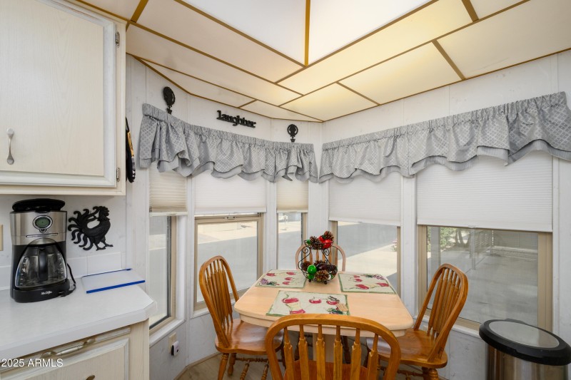 Corner Eat-In Kitchen