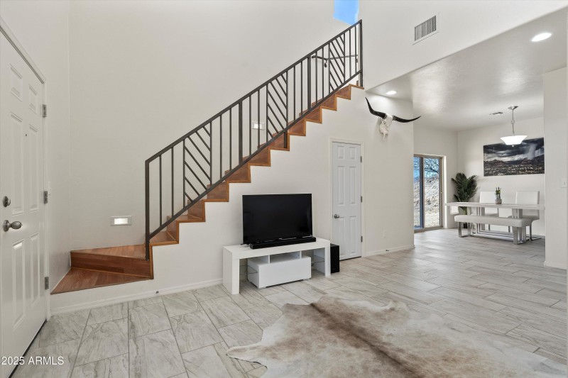 05-Living Area