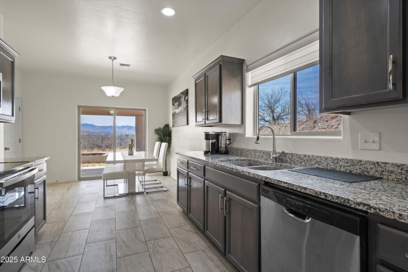 12-Kitchen