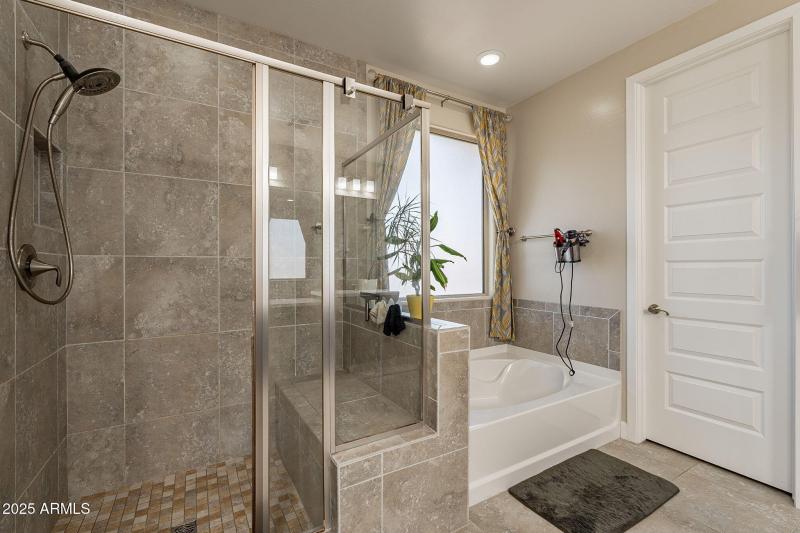 32-web-or-mls-Girard-32