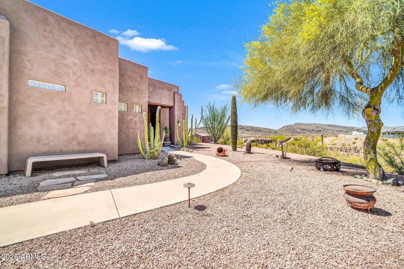 3335 W Carriage Dr-5