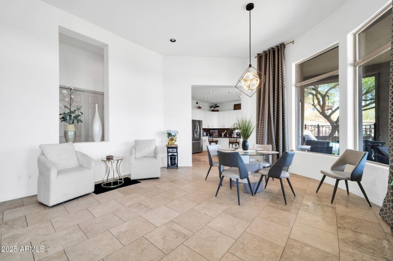 3335 W Carriage Dr-9