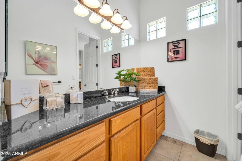 3335 W Carriage Dr-35