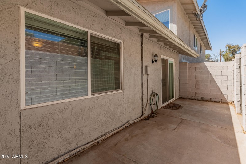 8412 E Roosevelt St-25