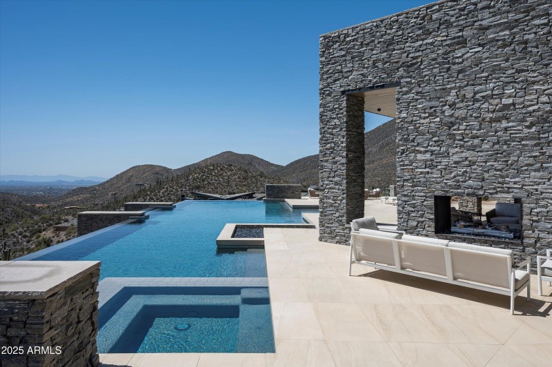 092-9643 E Cintarosa Pass-91