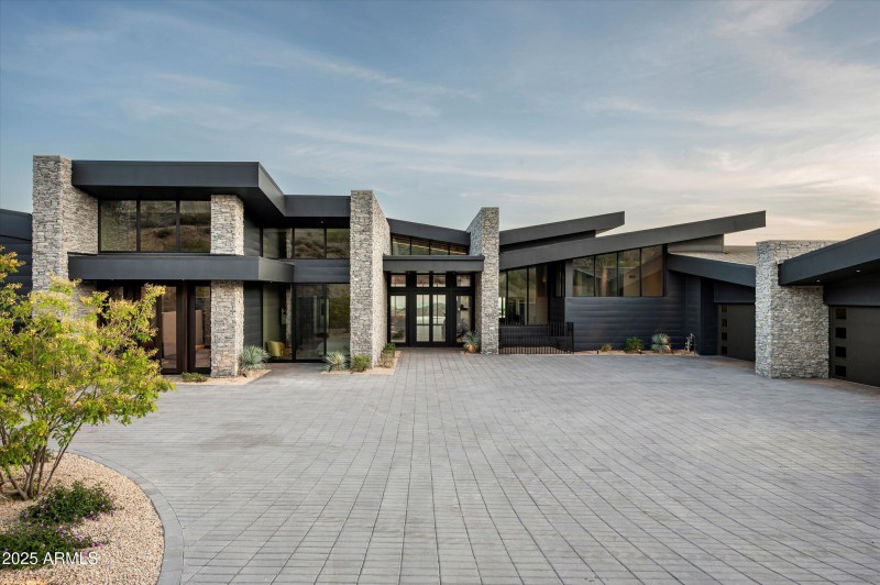 013-9643 E Cintarosa Pass-13