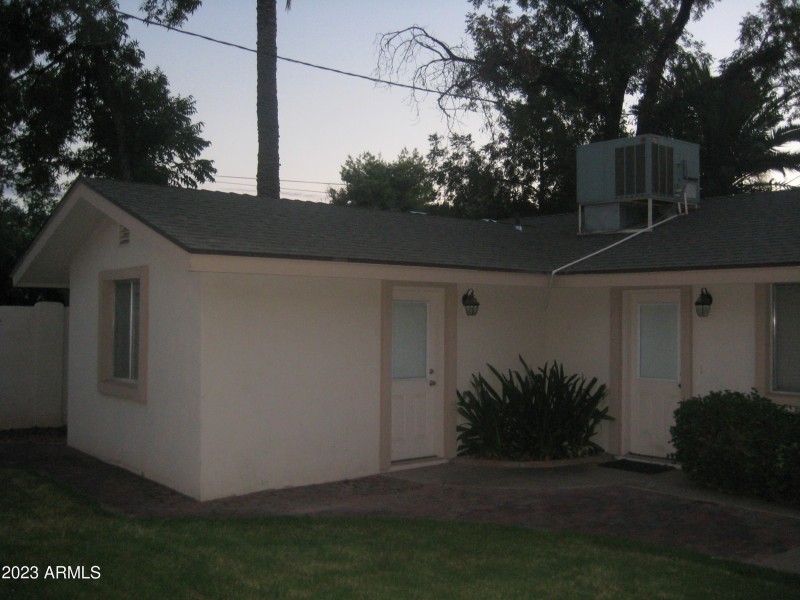 1224 Maple Guest House Front